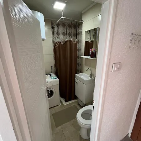 Apartment 30 *